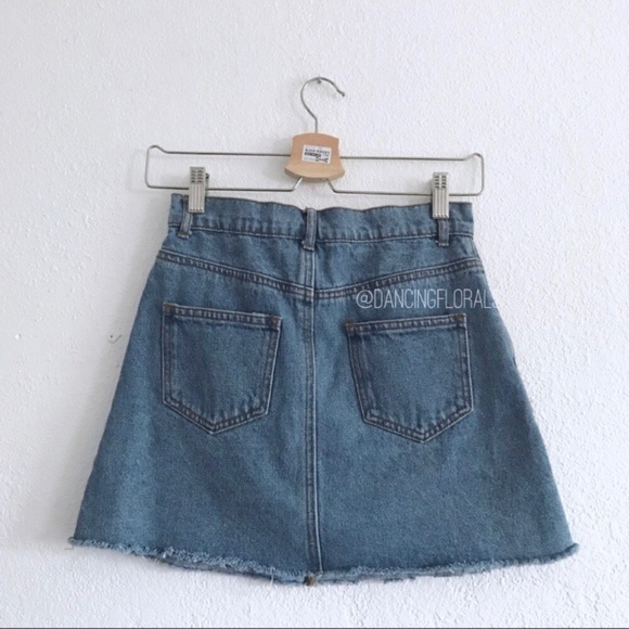 Brandy Melville Juliette denim skirt - Picture 2 of 6